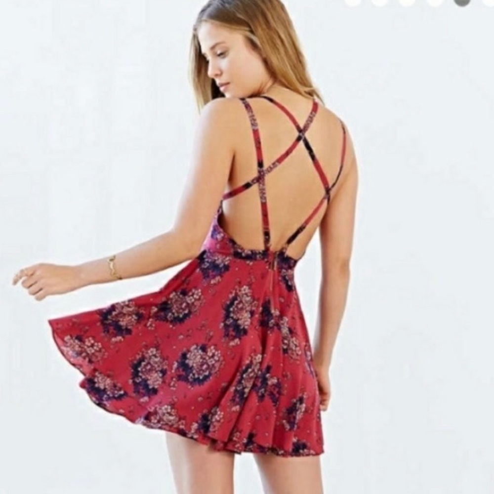 URBAN OUTFITTERS Scarlett Floral Dress Fit & Flare
